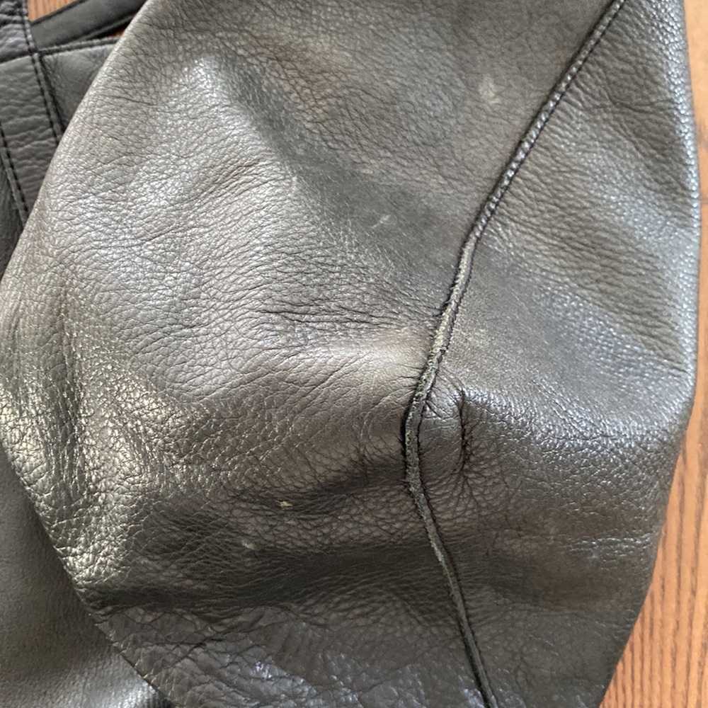 ⚡️SALE! Velvet by Graham & Spencer Leather Tote in Black - Picture 6 of 6